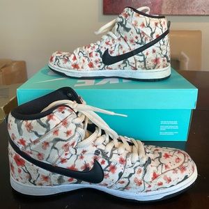 NIKE SB DUNK CHERRY BLOSSOM.